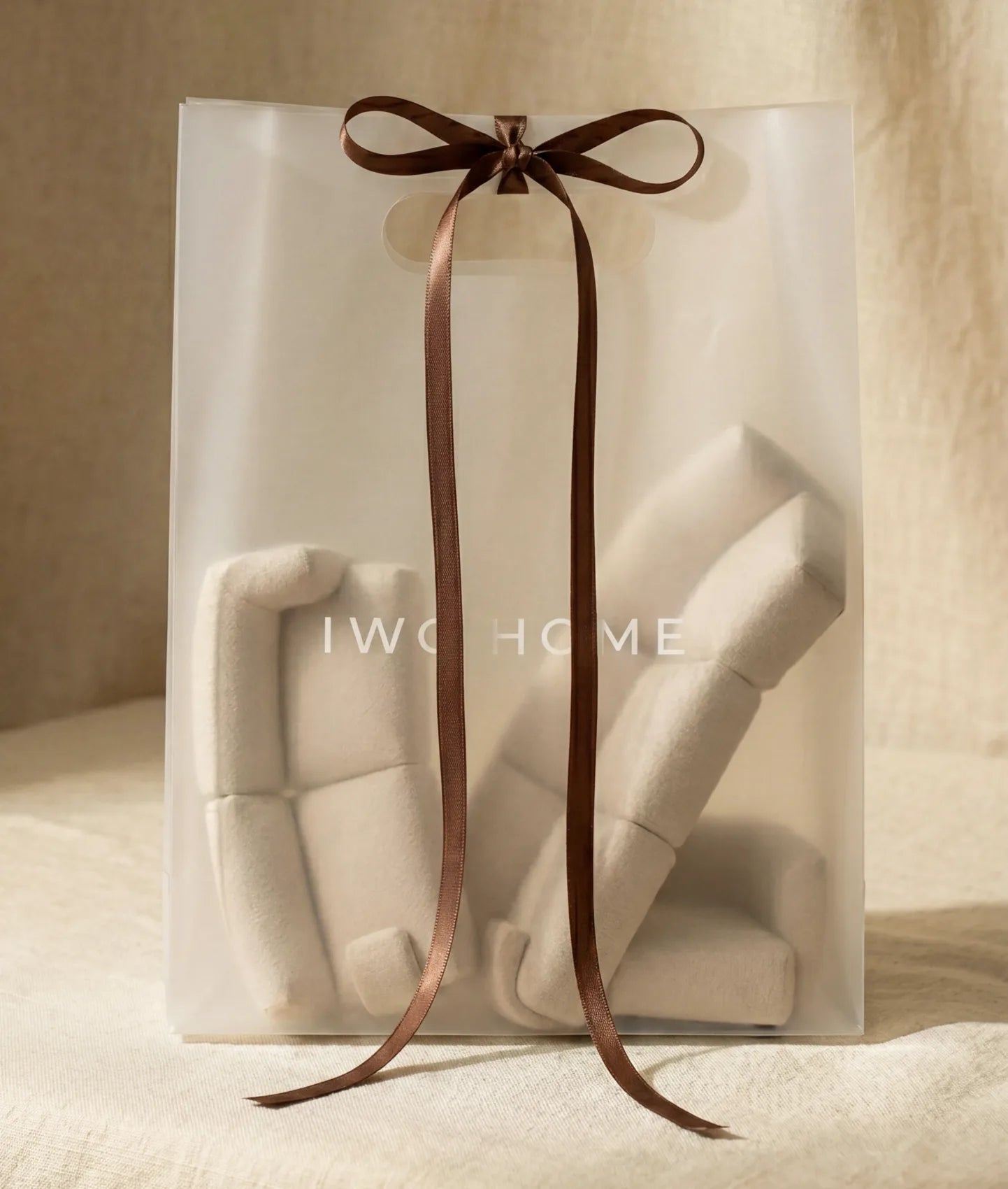 Torba prezentowa IWC HOME z miniaturowymi meblami