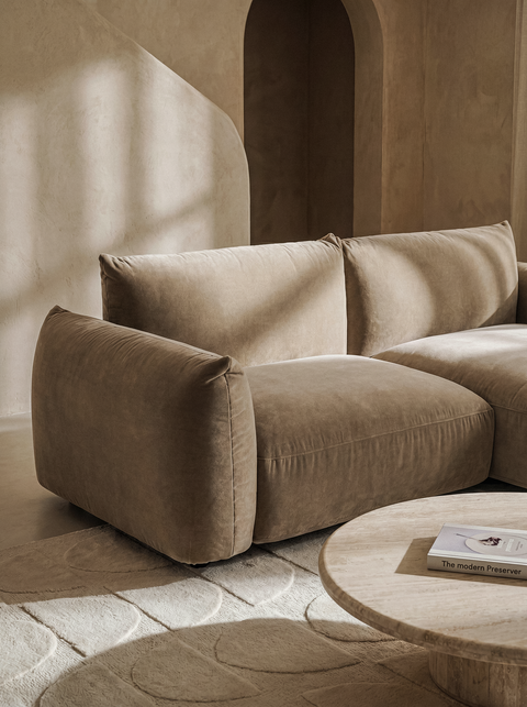 Sofa dla rodziny z dziećmi i zwierzętami - jak ją wybrać?