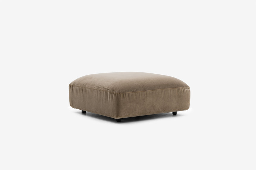 03-sofy-pozostale-2026-08-28-item-d24fc5512af5-pufpillove9292cm_cassi11.jpg
